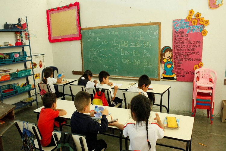 Contagios por Covid-19 en escuelas privadas no superan el 3%, asegura Andiep