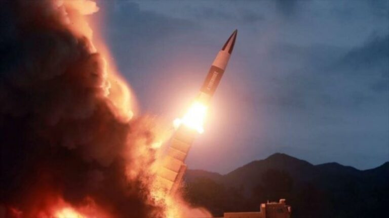 Pyongyang asegura que probó con éxito un misil hipersónico