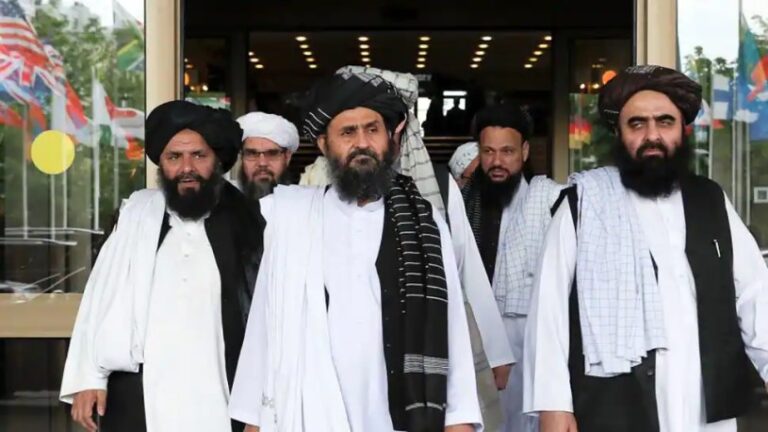 Talibanes llaman a los países musulmanes a reconocer al gobierno afgano