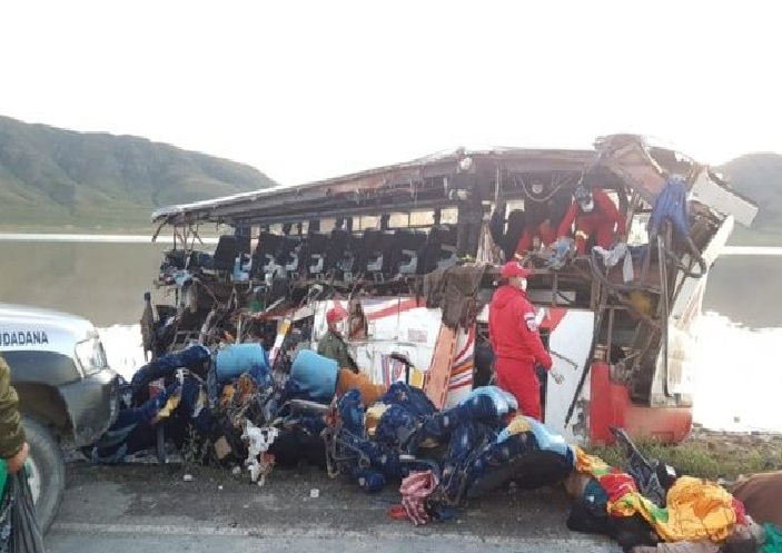 Accidente de autobús en Bolivia deja 11 muertos