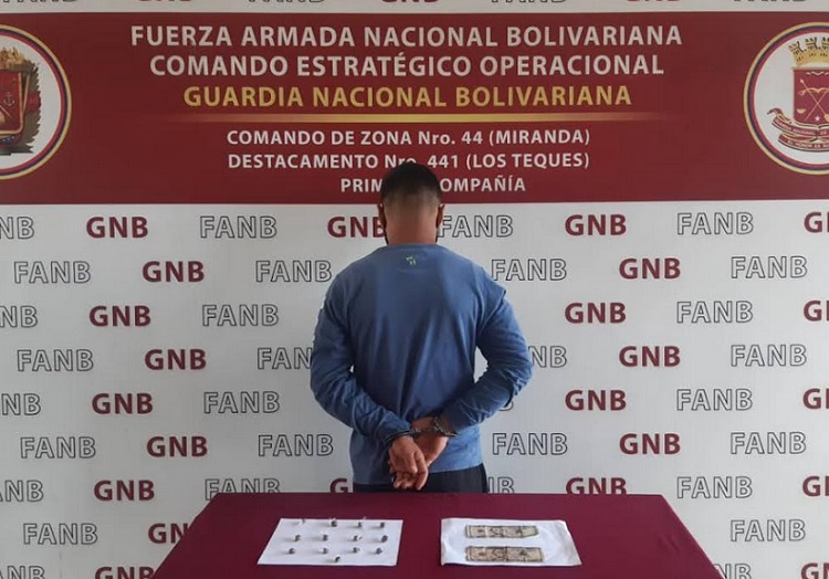 GNB atrapó a microtraficante con 13 envoltorios de presunta marihuana en El Jarillo