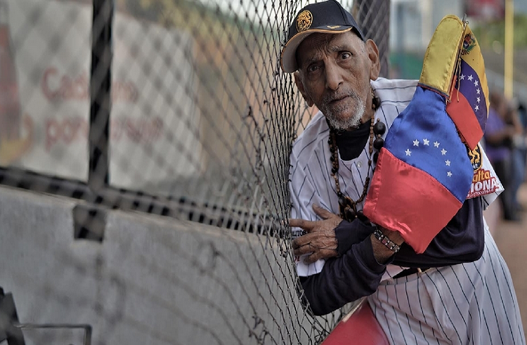 Jesús “Chivita” Lezama, el fanático número 1 de Leones del Caracas cumple 103 años