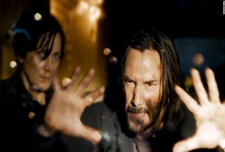 Warner Bros enfrenta demanda por estrenar «Matrix Resurrecciones» en HBO Max