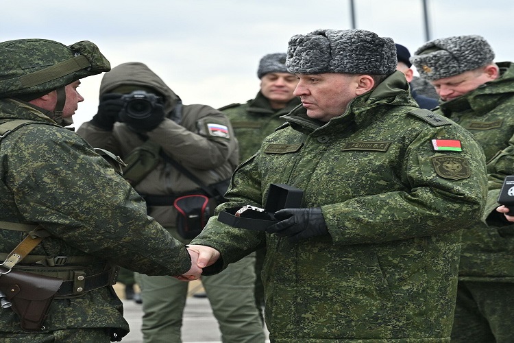 Rusia y Bielorrusia deciden prolongar los simulacros militares