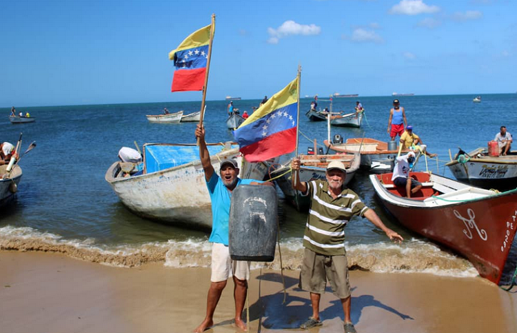 Pescadores en Punta Cardón paralizan faena por falta de combustible