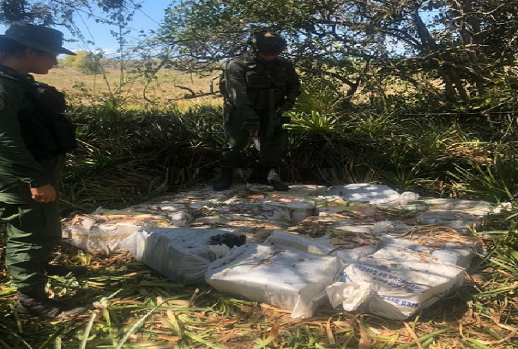 Incautan 450 panelas de presunta cocaína en Falcón