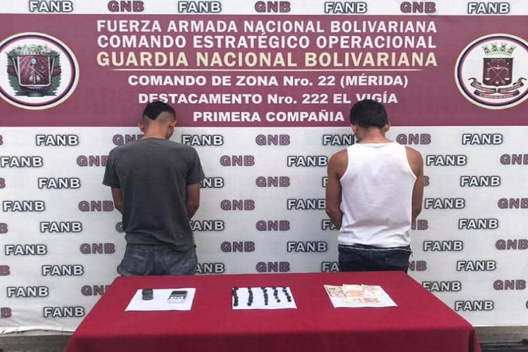 GNB captura dos hombres por microtrafico de droga en El Vigía
