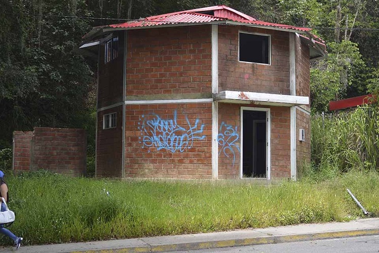 MUV: El 92% de ambulatorios Barrio Adentro están cerrados