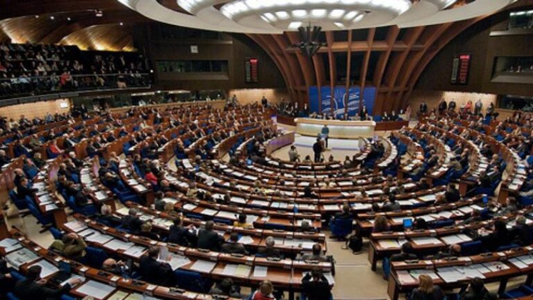 Consejo de Europa suspende a Rusia por invasión de Ucrania