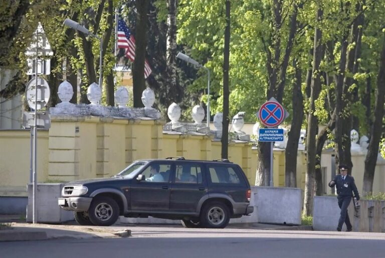 EEUU ordena a los familiares de sus diplomáticos abandonar Bielorrusia