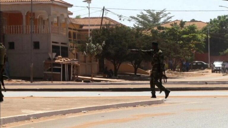 La calma vuelve a Guinea Bisáu tras el intento de golpe de Estado