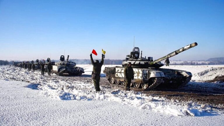 Rusia afirma que retiró más tropas de la anexionada península de Crimea