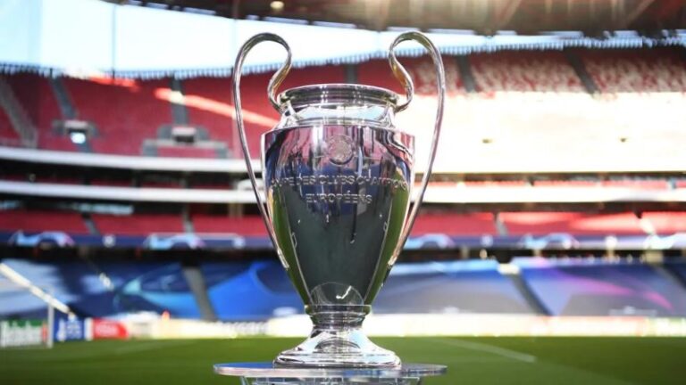 UEFA analiza cambiar la sede de la final de Champions League que debía jugarse en Rusia