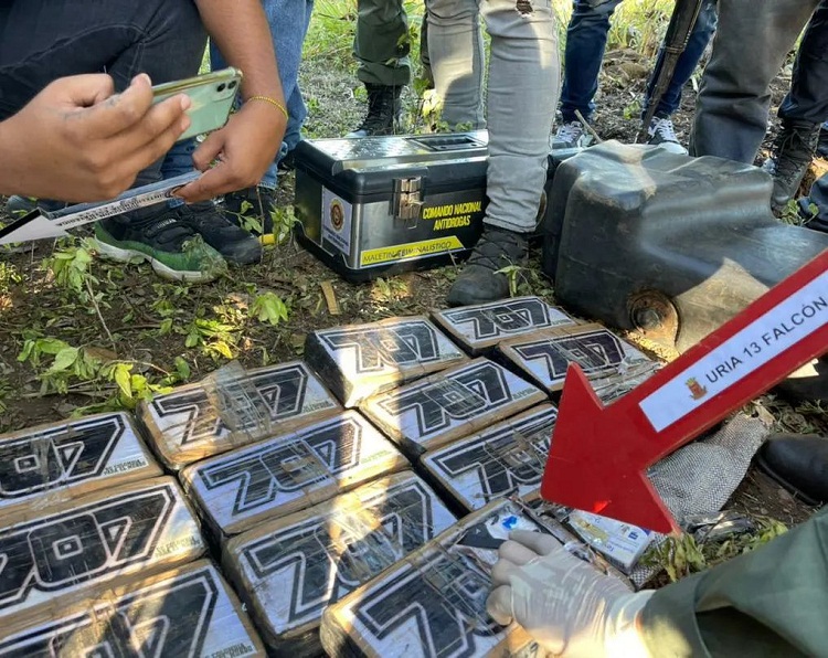 Píritu| Incautan 14 panelas de cocaína ocultas en fundo del cartel Sabana Alta (+Fotos)