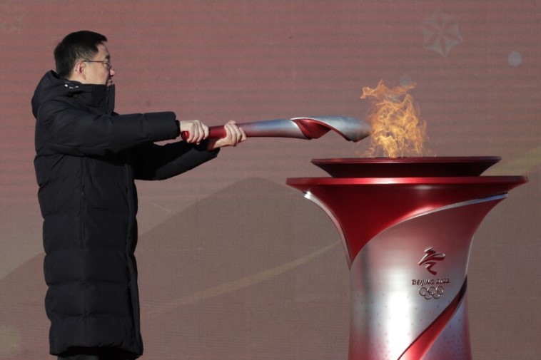 Pekín inicia relevo de la antorcha olímpica de Juegos de Invierno