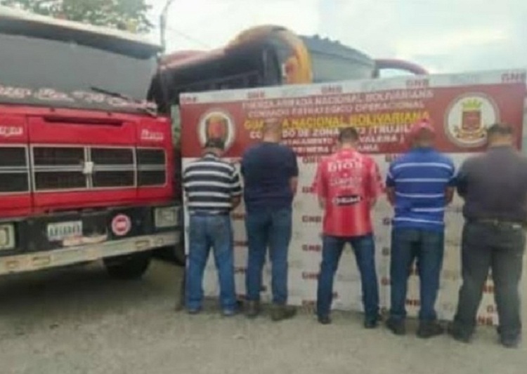 Trabajadores de Venvidrio acusados de contrabando de gasoil recibieron libertad plena en Valera