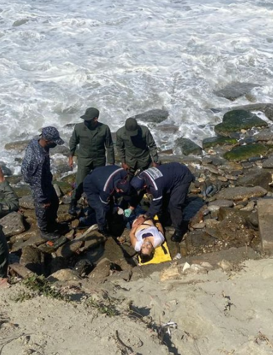 Hallan flotando el cadáver de una mujer en La Guaira