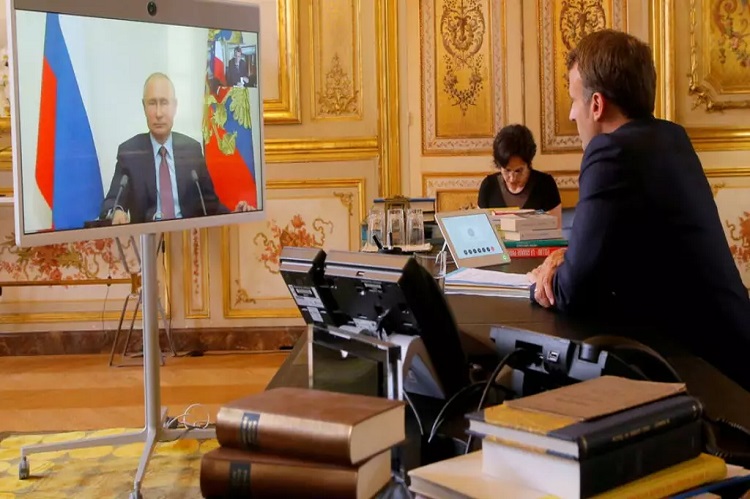 Macron y Scholz conversan con Putin, quien acusa a Ucrania de «violaciones» de DDHH