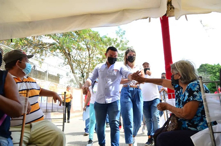 Alcalde Henry Hernández lleva atención integral a 1.630 vecinos de Curazaito