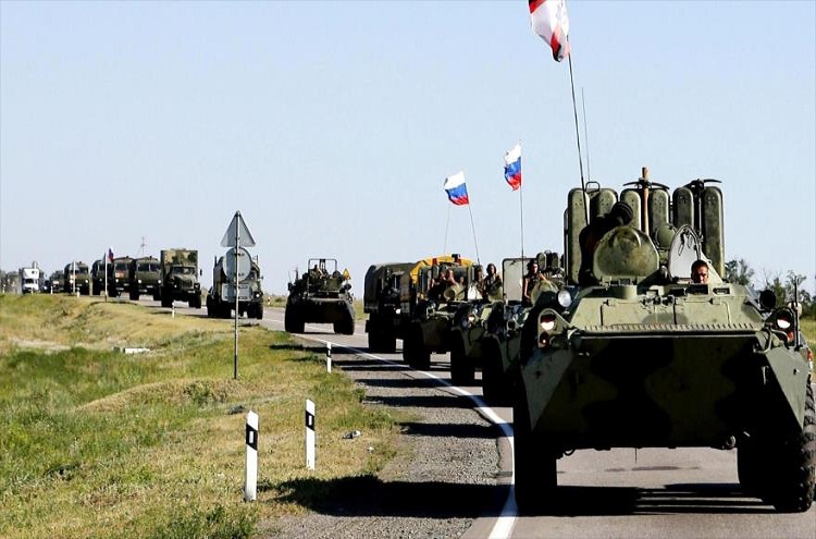 Tropas rusas avanzan al este desde Járkiv y Mariúpol