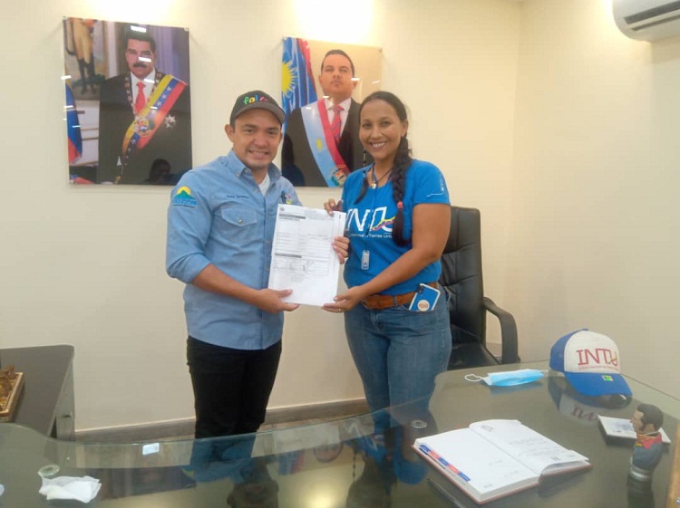 Alcalde Henry Hernández firma decreto para entregar titularidad de tierras a 800 familias