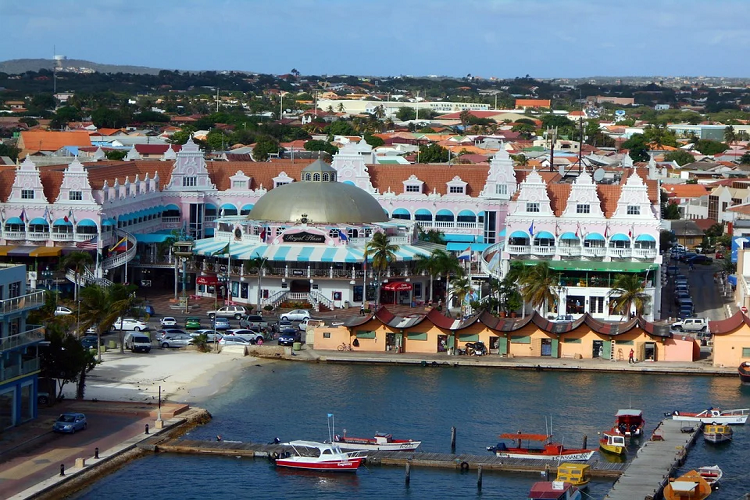 Aruba considera una posible apertura del tránsito marítimo con Venezuela