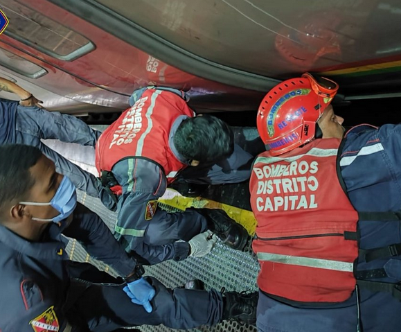 Rescatan a hombre arrollado en la estación Plaza Venezuela del Metro de Caracas
