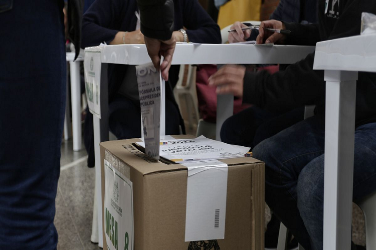 Colombianos van a las urnas: eligen Congreso de la República y candidatos presidenciales