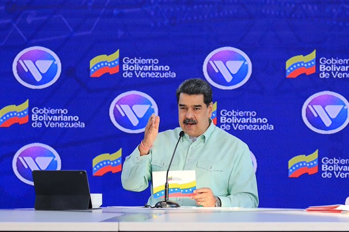 Maduro afirma que el sistema interbancario SWIFT quedará caduco