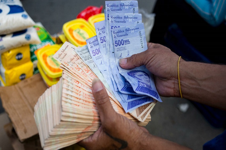 Econométrica: Volverá la inflación si aumento salarial es financiado por el BCV