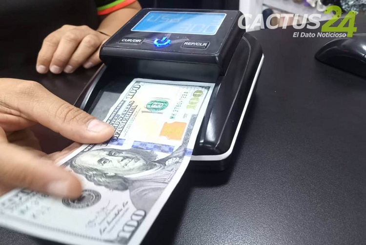 Ya no es el billete $1: Billete de $100 “se pone duro” y se complica para dar el cambio en Punto Fijo