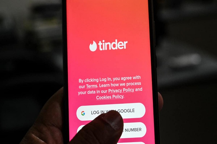Usuarios de Tinder podrán consultar antecedentes criminales de posibles citas