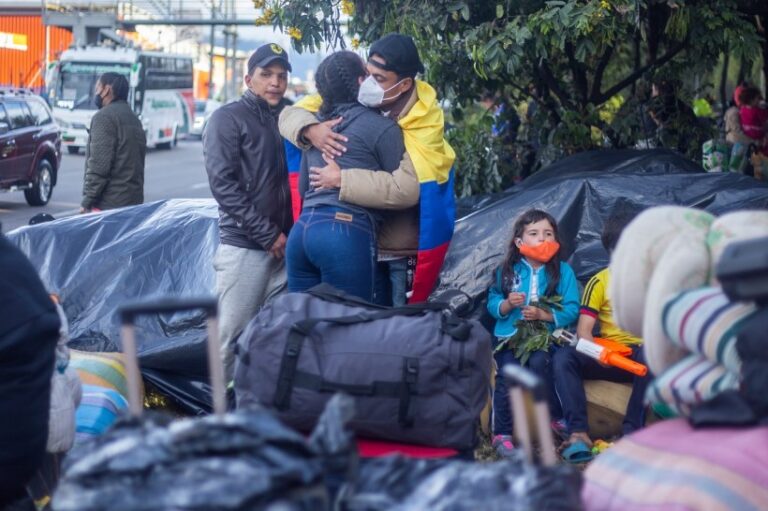 Condiciones laborales de migrantes venezolanas en Colombia empeoraron, según informe
