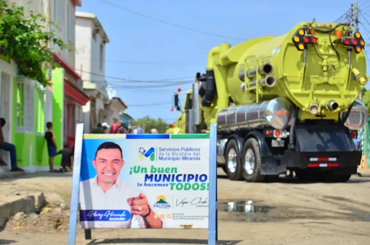 Vecinos de la calle Colombia celebran las soluciones del plan «Miranda sin botes»