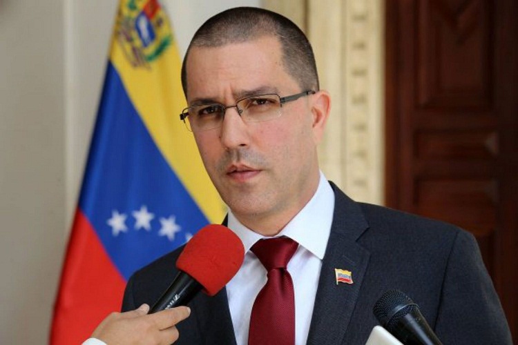 Maduro designa a Jorge Arreaza como ministro de las comunas y los movimientos sociales