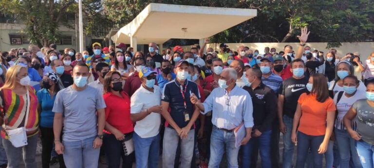 Trabajadores exigen destitución del secretario de salud en Falcón y anuncian paro escalonado