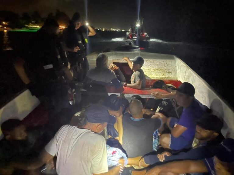 11 balseros venezolanos detenidos en Aruba