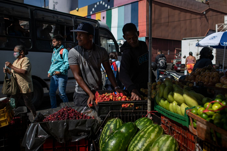 Bloomberg: Migrantes venezolanos regresan a casa mientras la economía se ha estabilizado