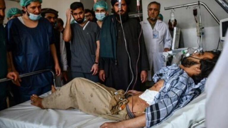 Al menos nueve muertos por la explosión de dos minibuses en Afganistán