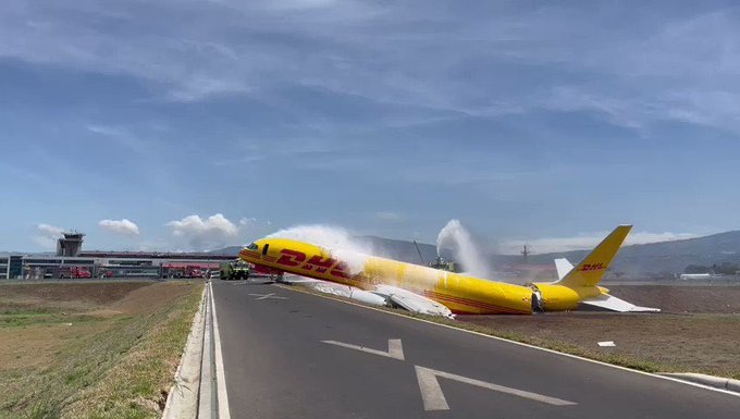 Avión de DHL se parte en dos en el Aeropuerto Juan Santamaría de Costa Rica (vídeo)