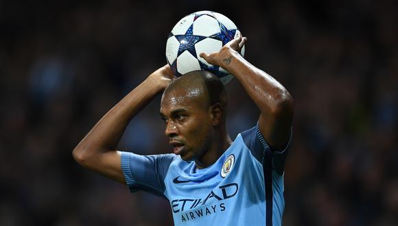 Fernandinho anuncia que se va del Manchester City