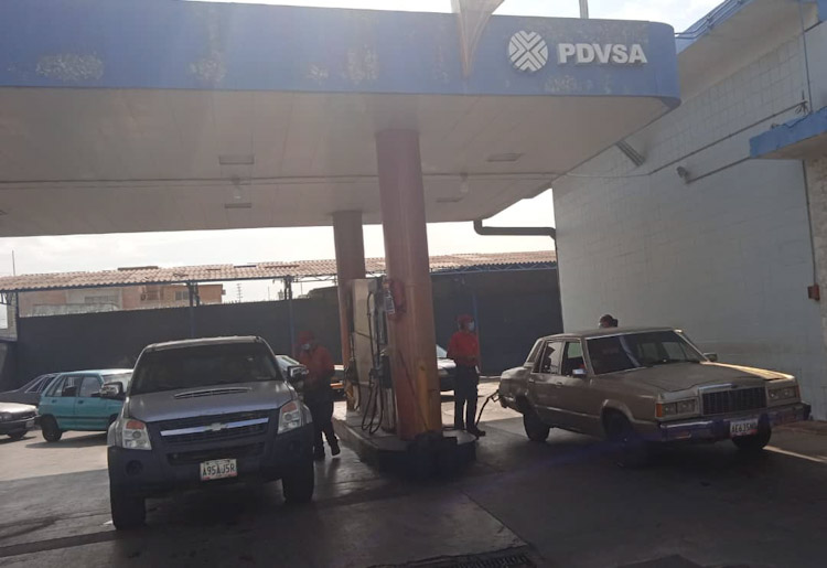 Falcón | Conductores podrán surtir gasolina sin «Pico y Placa» los días Santos