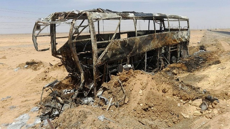 10 muertos y 14 heridos en choque de bus turístico con camión en Egipto