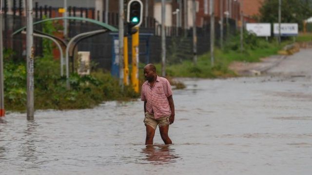 Las inundaciones en Sudáfrica dejan a su paso 435 muertos
