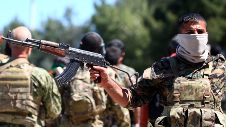 Turquía lanza nueva ofensiva contra rebeldes kurdos en Irak