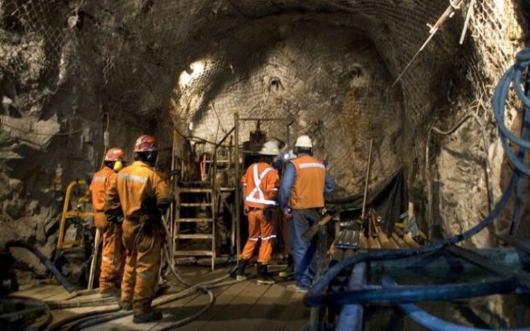 Al menos 10 personas mueren por creciente súbita en mina de oro en noroeste de Colombia
