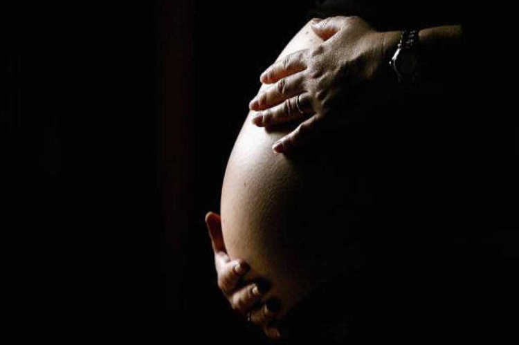 Asesinan a mujer embarazada para robarle su bebé en Bogotá