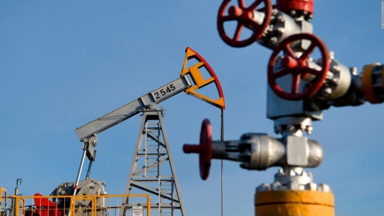 Irán anuncia que vuelve a producir petróleo como antes de las sanciones de EEUU