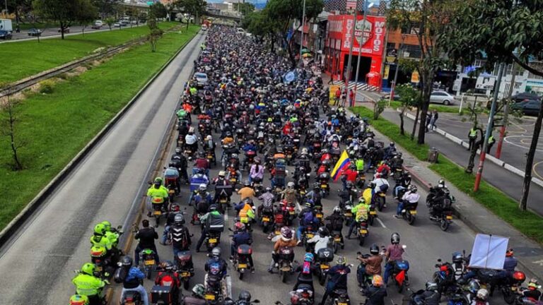 Bogotá paralizada por protesta de motociclistas contra las medidas de seguridad