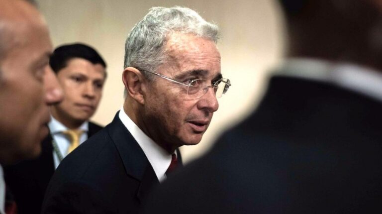 Magistrada determina que Álvaro Uribe deberá ir a juicio
